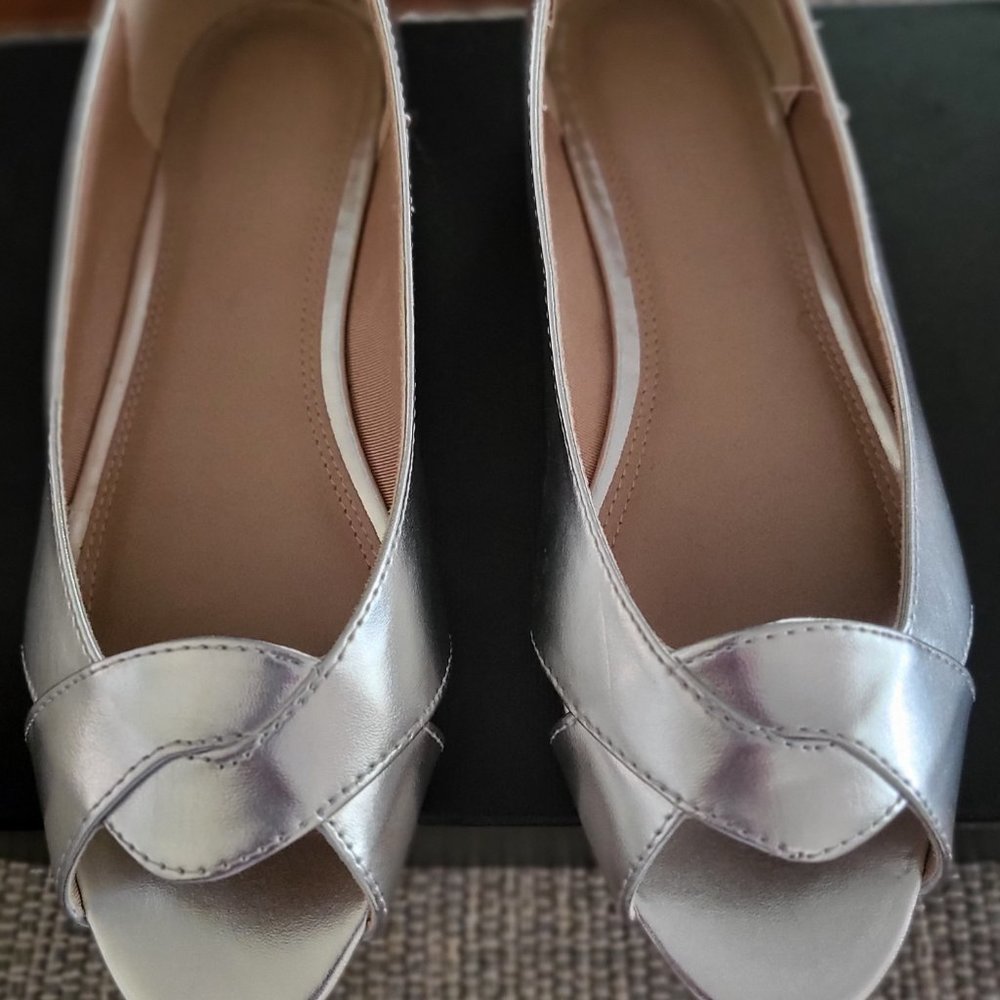 Shoes - Picture 5 of 8